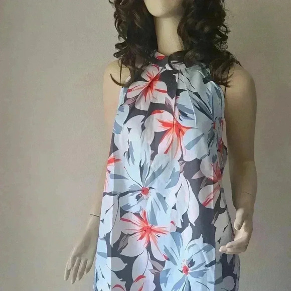 Top Chic floral print halter style - Picture 2 of 4